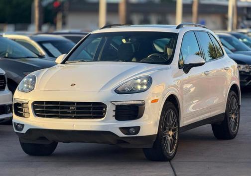 2017 Porsche Cayenne ONE OWNER CLEAN TITLE
