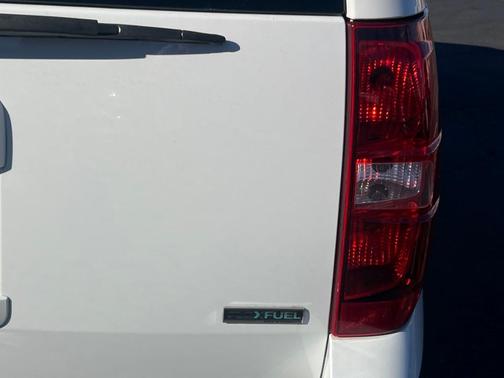 2011 Chevrolet Suburban LS