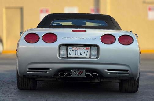 Quicksilver Metallic 2001 Chevrolet Corvette