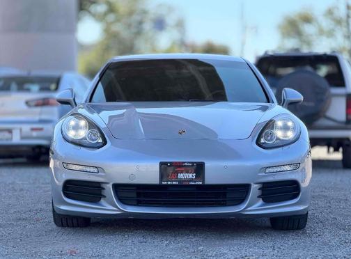 2014 Porsche Panamera 2