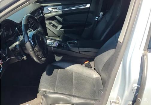 2014 Porsche Panamera 2