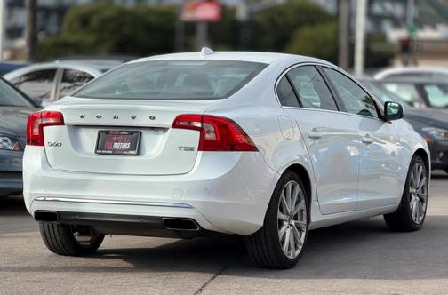 2016 Volvo S60 T5 Inscription Drive-E Platinum