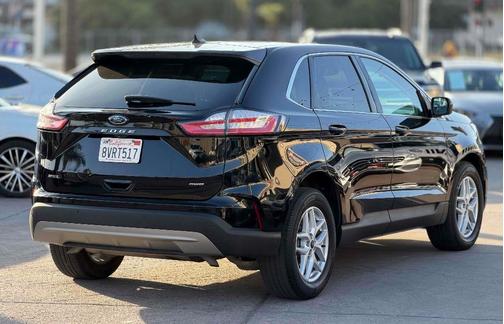 Black 2021 Ford Edge SEL