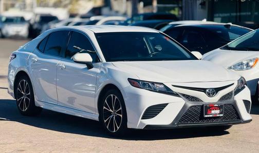 2018 Toyota Camry SE