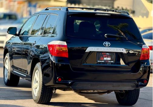 Black 2010 Toyota Highlander SE