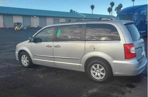 Bright Silver Metallic 2011 Chrysler Town & Country Touring-L