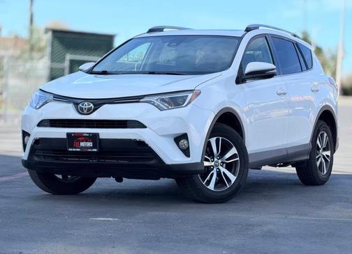 2017 Toyota RAV4 XLE