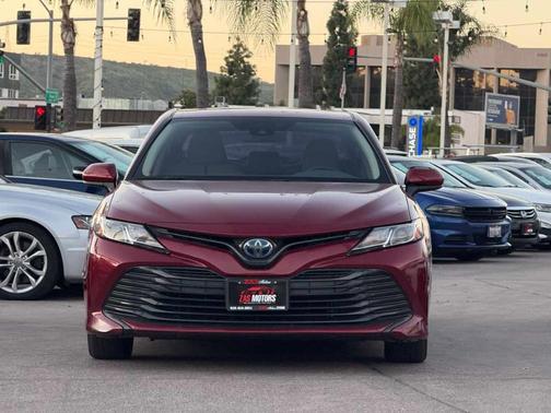 2020 Toyota Camry Hybrid LE