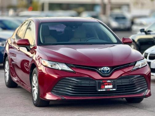 2020 Toyota Camry Hybrid LE