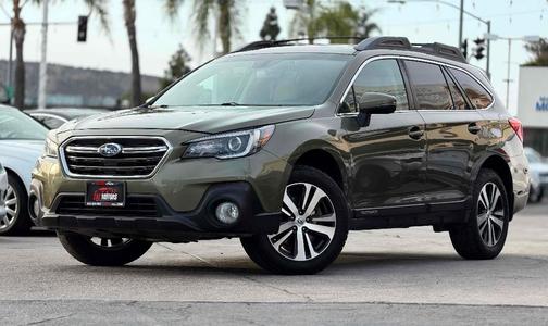 Wilderness Green Metallic 2018 Subaru Outback 3.6R Limited