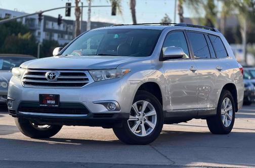 Classic Silver Metallic 2012 Toyota Highlander