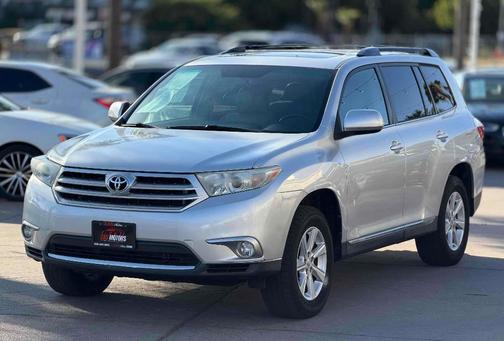 Classic Silver Metallic 2012 Toyota Highlander