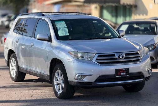 Classic Silver Metallic 2012 Toyota Highlander