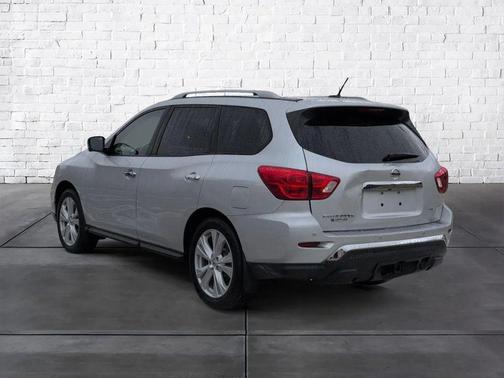 2018 Nissan Pathfinder SL