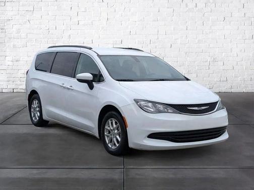 2020 Chrysler Voyager LXI
