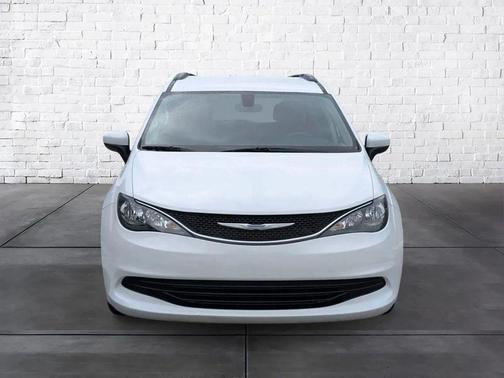 2020 Chrysler Voyager LXI