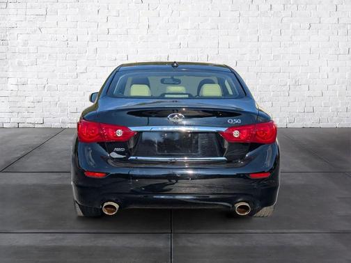 2015 INFINITI Q50 Premium
