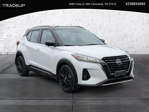 2022 Nissan Kicks SR