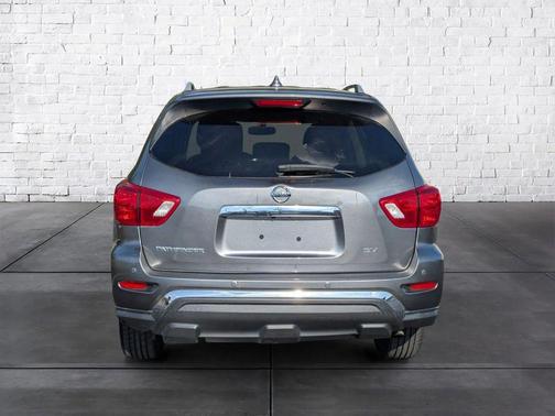 2020 Nissan Pathfinder SV