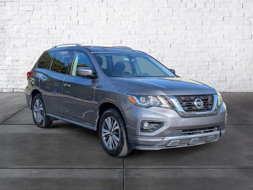 2020 Nissan Pathfinder SV