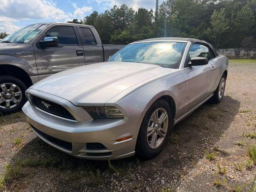 Black 2013 Ford Mustang V6