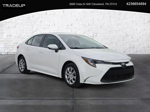 White 2021 Toyota Corolla LE
