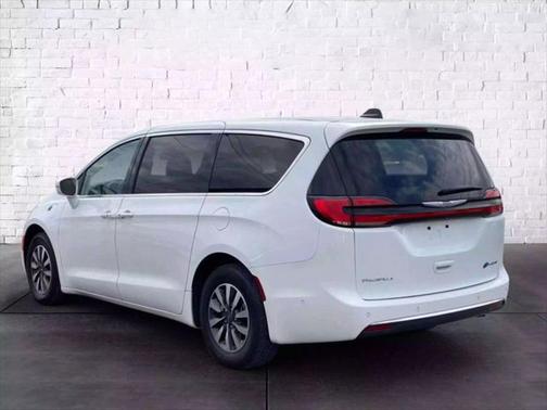 2022 Chrysler Pacifica Hybrid Touring L