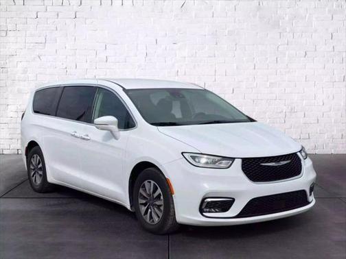 2022 Chrysler Pacifica Hybrid Touring L
