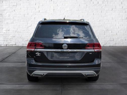 Deep Black Pearl 2018 Volkswagen Atlas 3.6L Launch Edition