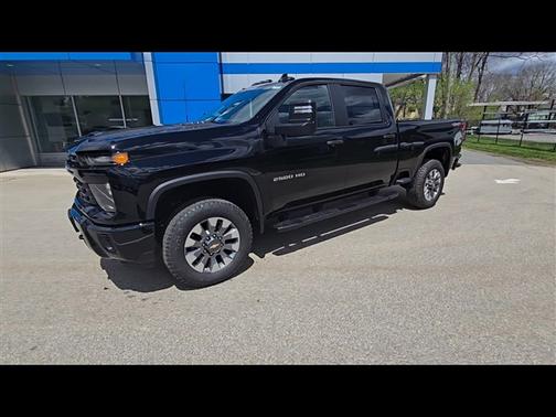 Black 2026 Chevrolet Silverado 2500 Custom