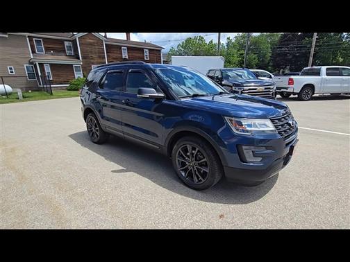 Magnetic Metallic 2017 Ford Explorer XLT
