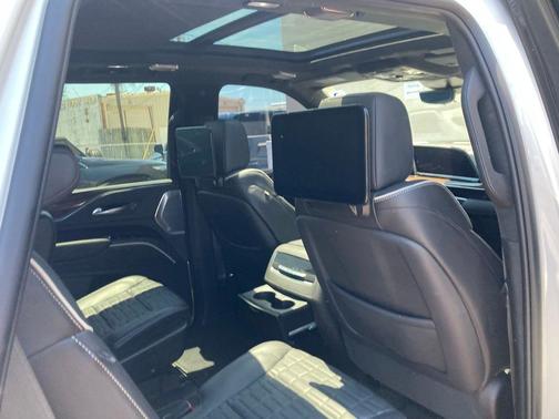 Crystal White Tri-Coat 2023 Cadillac Escalade Sport Platinum
