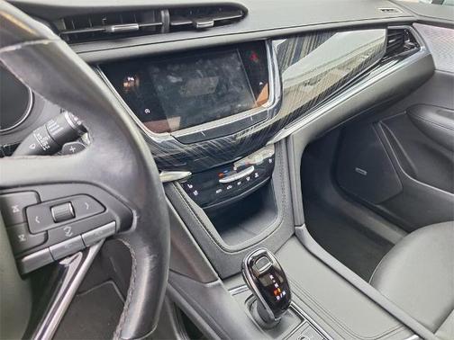 2024 Cadillac XT6 Premium Luxury FWD
