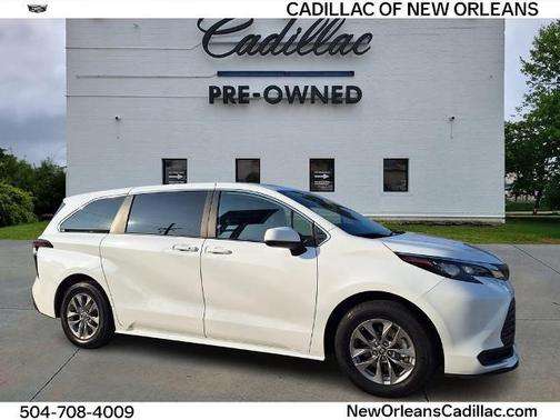 2025 Toyota Sienna LE