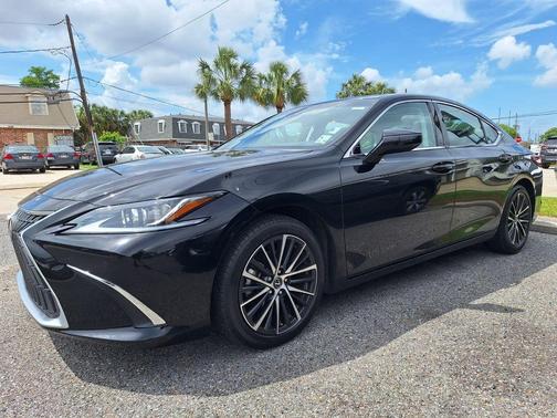 Black 2024 Lexus ES 350 350