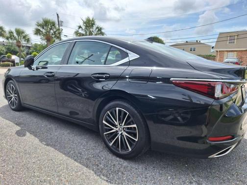 Black 2024 Lexus ES 350 350