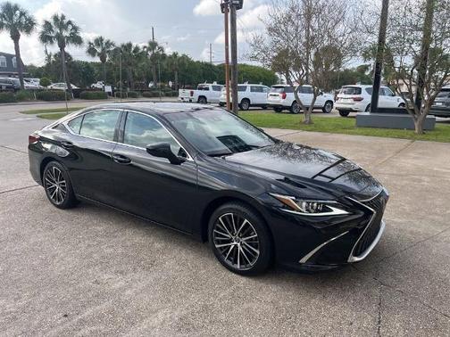 Black 2024 Lexus ES 350 350
