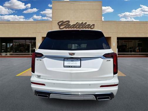 2025 Cadillac XT6 Premium Luxury FWD