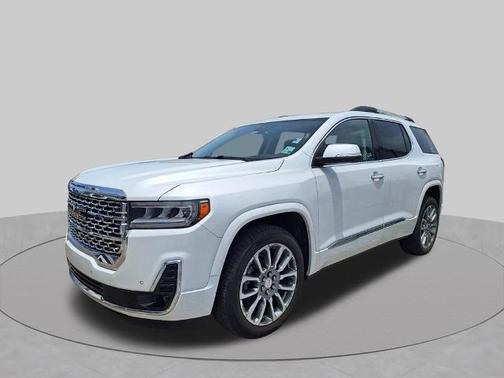 White Frost Tri-Coat 2023 GMC Acadia Denali