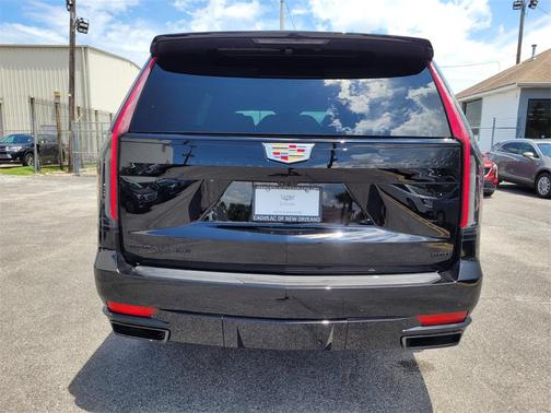 Photo 4 of 36 of 2022 Cadillac Escalade Sport
