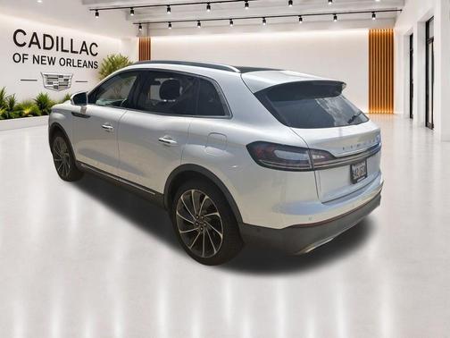 White Platinum 2019 Lincoln Nautilus Reserve