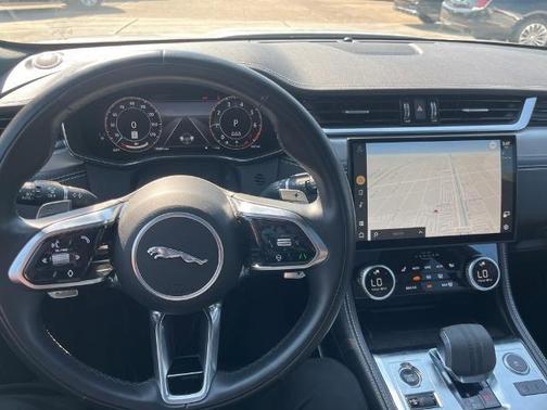 2024 Jaguar F-PACE P250 R-Dynamic S