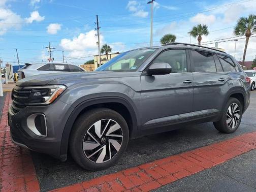 2025 Volkswagen Atlas 2.0T SE w/Technology