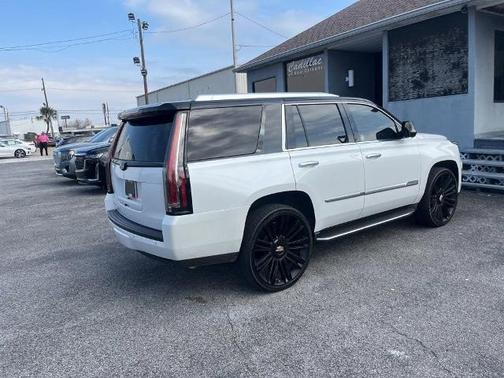2016 Cadillac Escalade Luxury