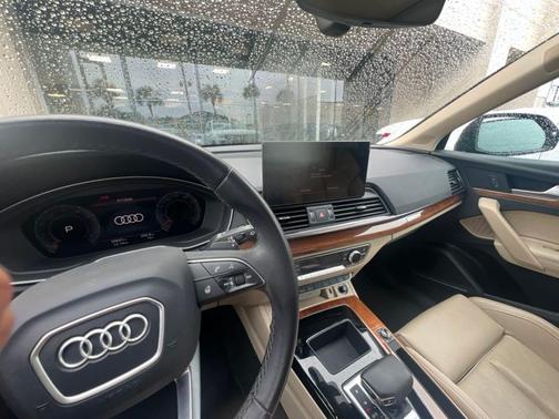 Manhattan Gray Metallic 2023 Audi Q5 40 Premium Plus