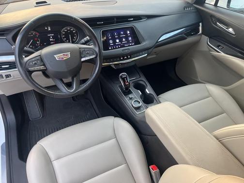 2023 Cadillac XT4 Luxury