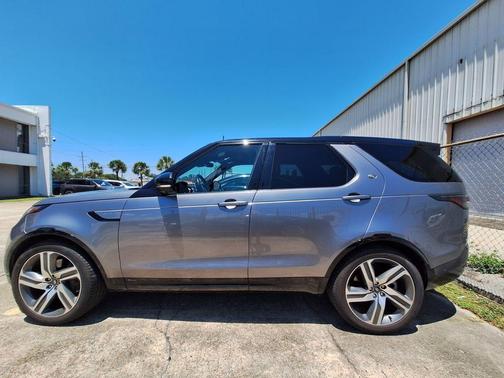 Eiger Grey 2022 Land Rover Discovery P360 HSE R-Dynamic