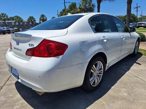 Moonlight White 2013 INFINITI G37x Base
