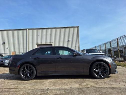 2021 Chrysler 300 S
