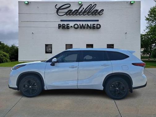 2023 Toyota Highlander Hybrid Bronze Edition